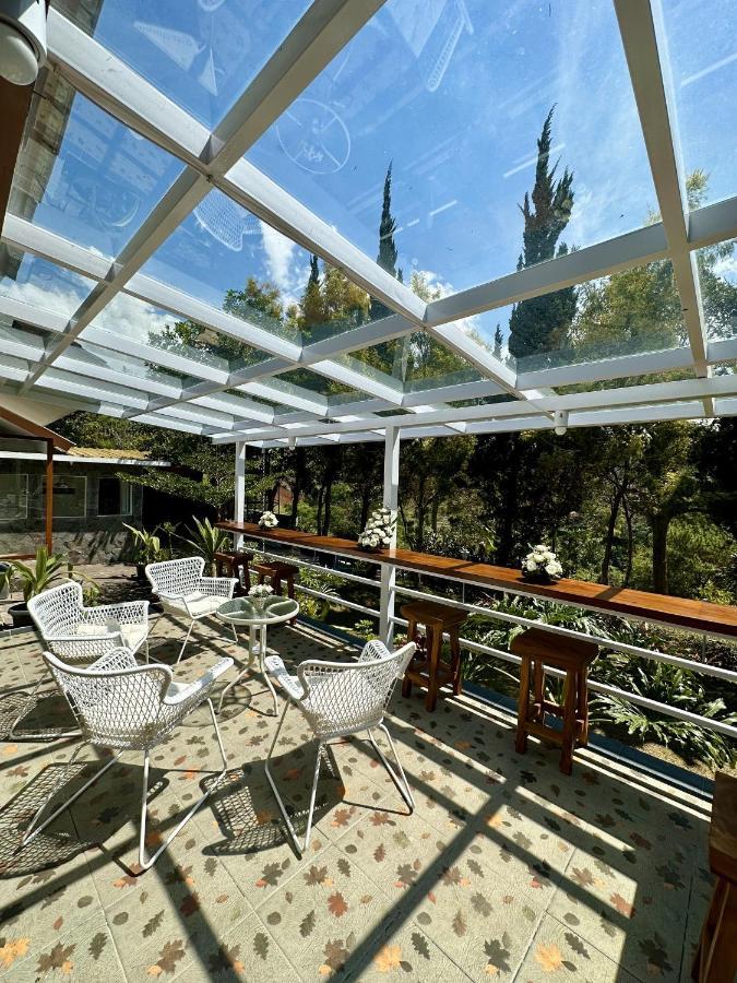 Villa Putih Le Cordon Бандунг Екстериор снимка